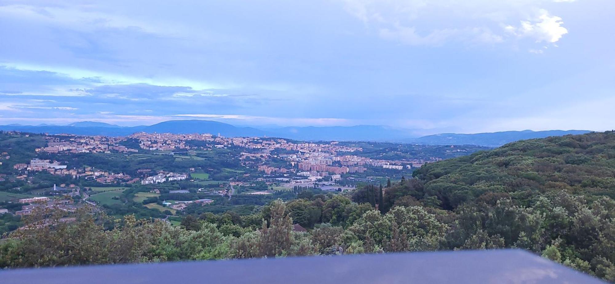 B&B Spring Perugia Bagian luar foto