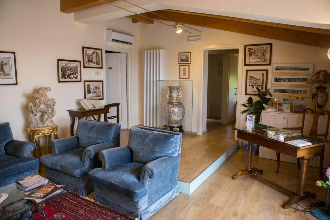 B&B Spring Perugia Bagian luar foto